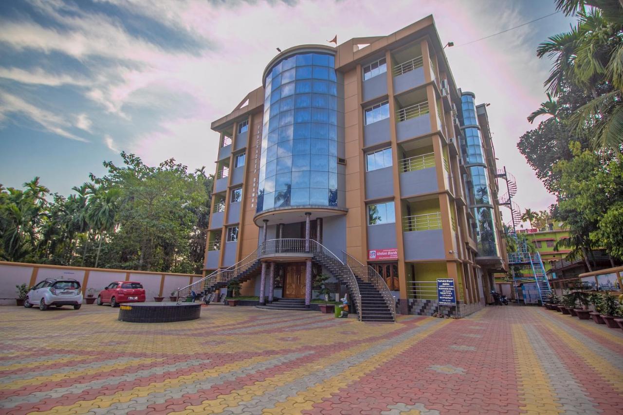 Oyo 29778 Panchadeep Bhawan Hotel Falakata Exterior photo